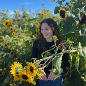 Meet your Posher, Elise